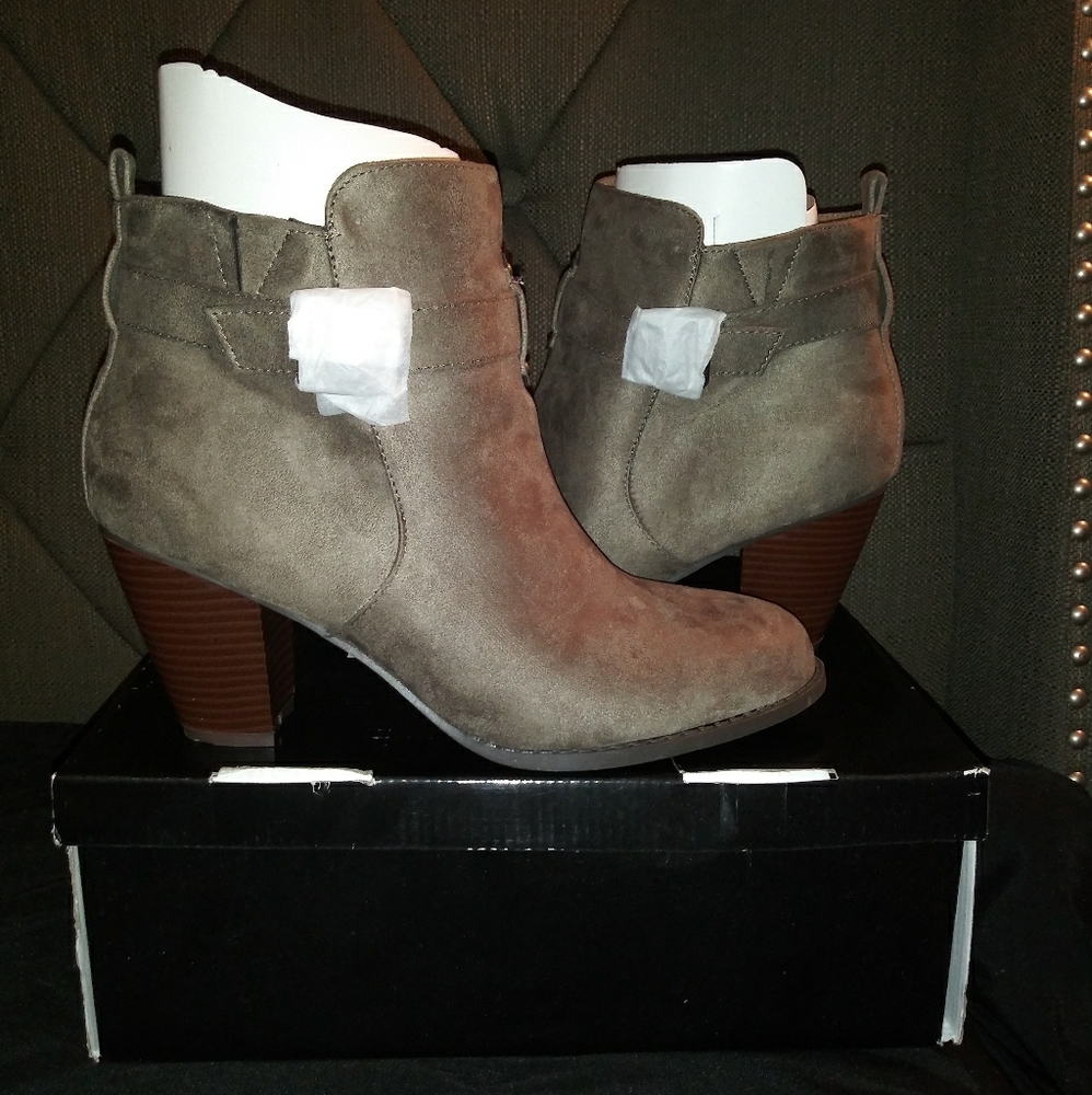 BRAND NEW!!!! AANKLE HEELS